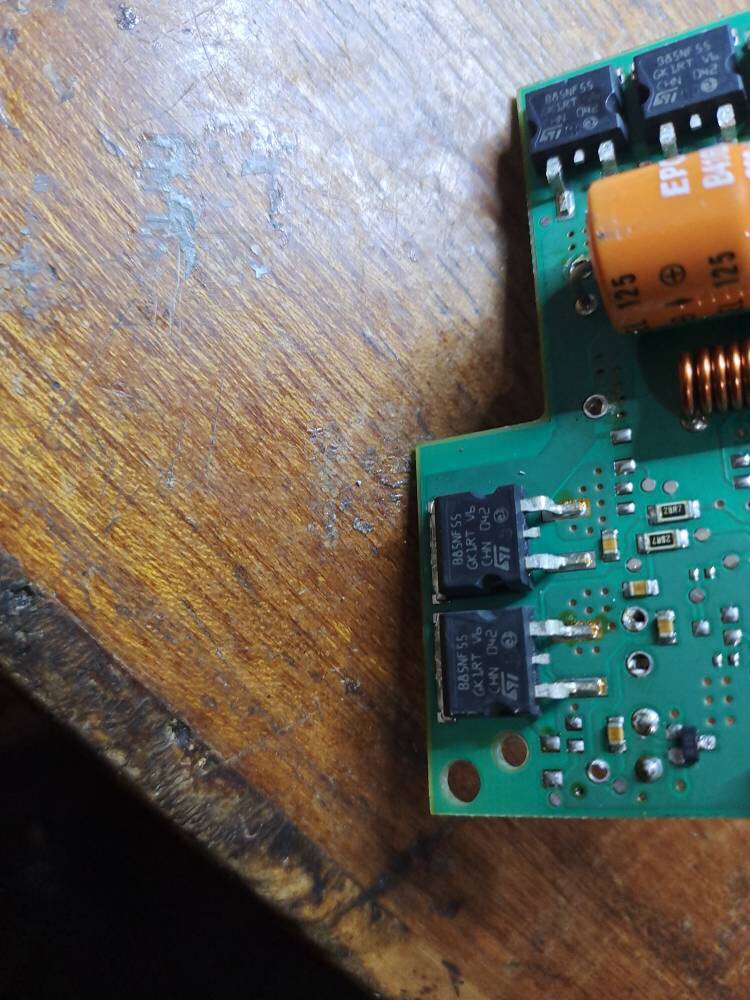 显卡用酒精擦后不能开机了_显卡用几年要重涂硅脂_b85n 用什么显卡