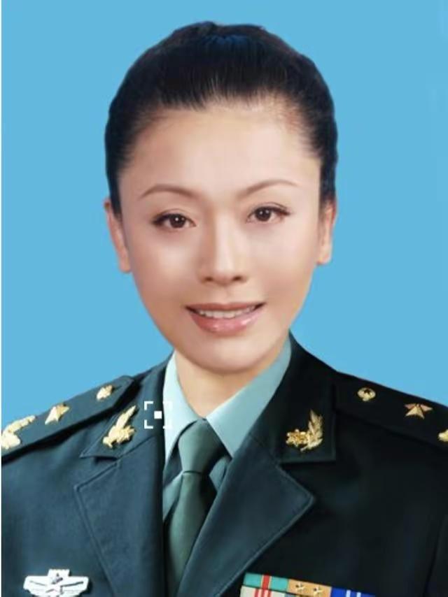 转到文艺集训女兵兵之后去哪了_女兵三个月集训之后可不可以转到文艺兵去_文艺女兵出来能干什么